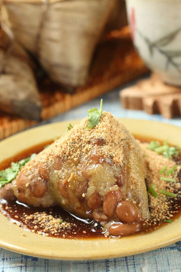 Rice dumplings and dragon boats