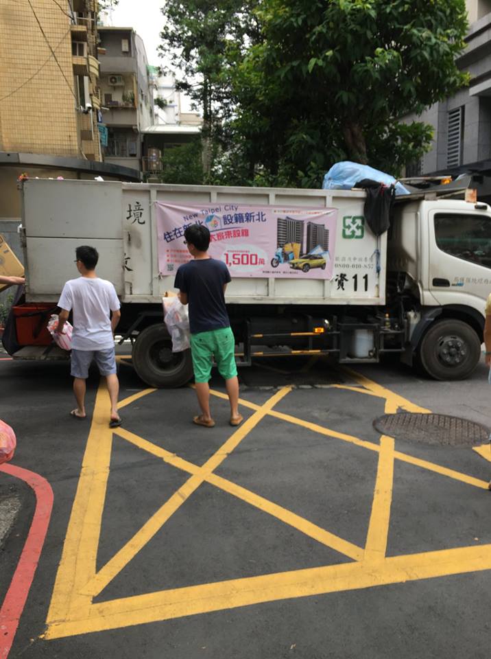 Sounds from trucks in Taiwan