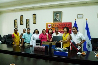 Foreign ministry gives US$200,000 to Nicaraguan victims