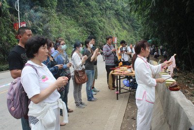 Four still missing following deadly bus accident in Fujian