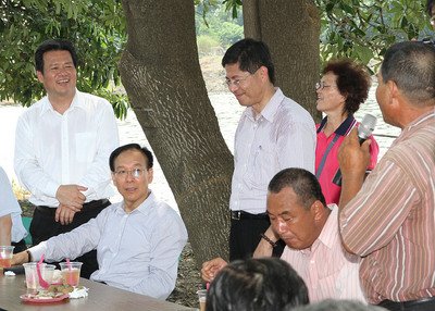 China delivers APEC invitation to Taiwan