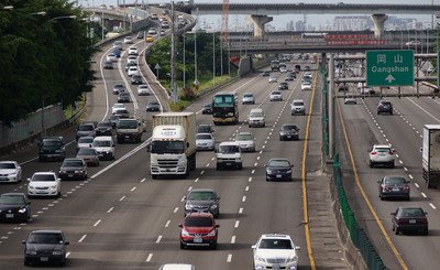 Freeway traffic spikes expected at end of three-day weekend