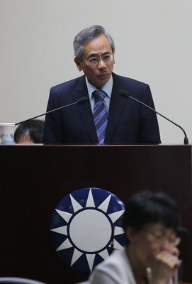 President: government needs to control sources of waste oil