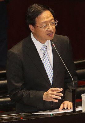 Premier: National Police to crack down on gang activity