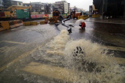 Fung-Wong brings heavy rain to southern Taiwan