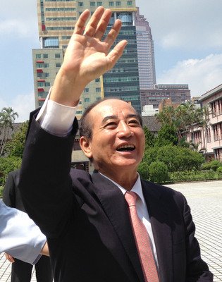 Legislative president wins KMT membership case