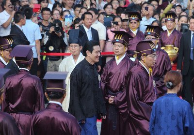 President Ma presides over Teacher’s Day ceremony
