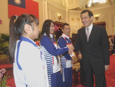 President meets with medalists from Asian Games, Youth Olympics