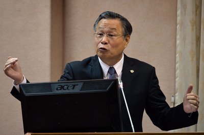 Defense minister says respects academic freedom of Chinese students