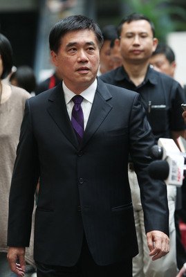 Resignations prompt speculation about a shake-up within KMT