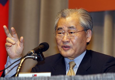 Premier: Gov’t must work on building online presence