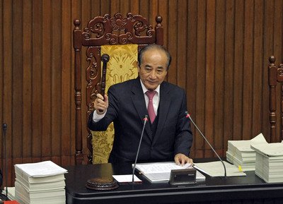 Legislature approves amendment to postpone stocks gains tax