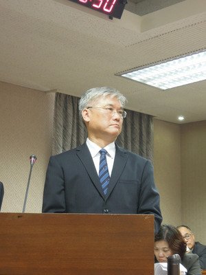 Taiwan to continue negotiating flight route with China: MAC