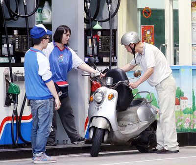 Domestic gas and diesel prices set to rise NT$0.8