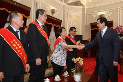 President lauds laborers as backbone of the nation’s economy