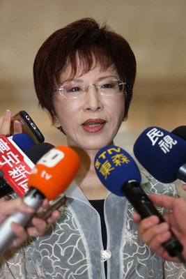 KMT’s Hung looking to bolster support ahead of polls
