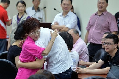 Hung passes 30% threshold in KMT primary polls