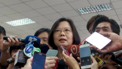 Tsai congratulates Hung, looks forward to new election culture