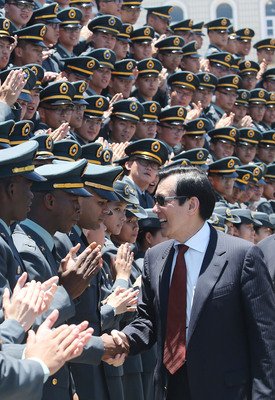President wants to maintain the status quo in relations with China