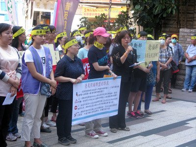 85-year old seniors with slight disabilities to be able to hire foreign caregivers