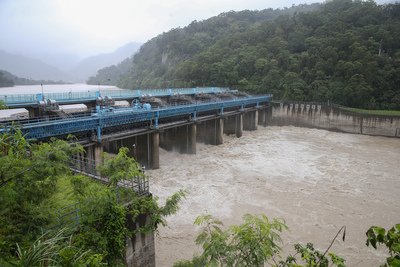 Goni weakens; heavy rain expected in mountains