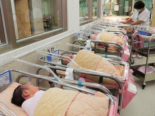 Average age of Taiwanese first-time mother is 30.5 years