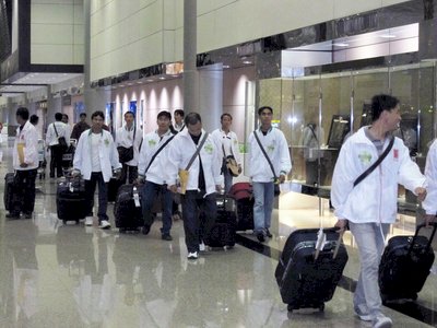 Entry permits for foreigners receive automatic 3-month extension
