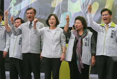 DPP’s Tsai opens campaign headquarters