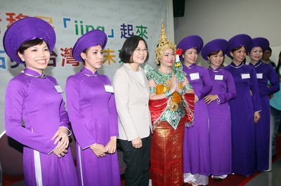 Tsai proposes more benefits for Southeast Asian immigrants