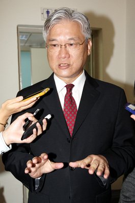 Taiwanese visitors to China can still use old permits: MAC chief