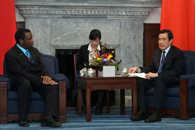 Ma asks allies not to develop official ties with China