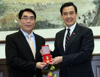Taiwan awards more than 10,000 medals on war anniversary