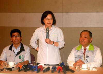 Tsai to consider meeting with Xi if elected president