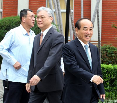 Demanding an apology from president unfair: MAC