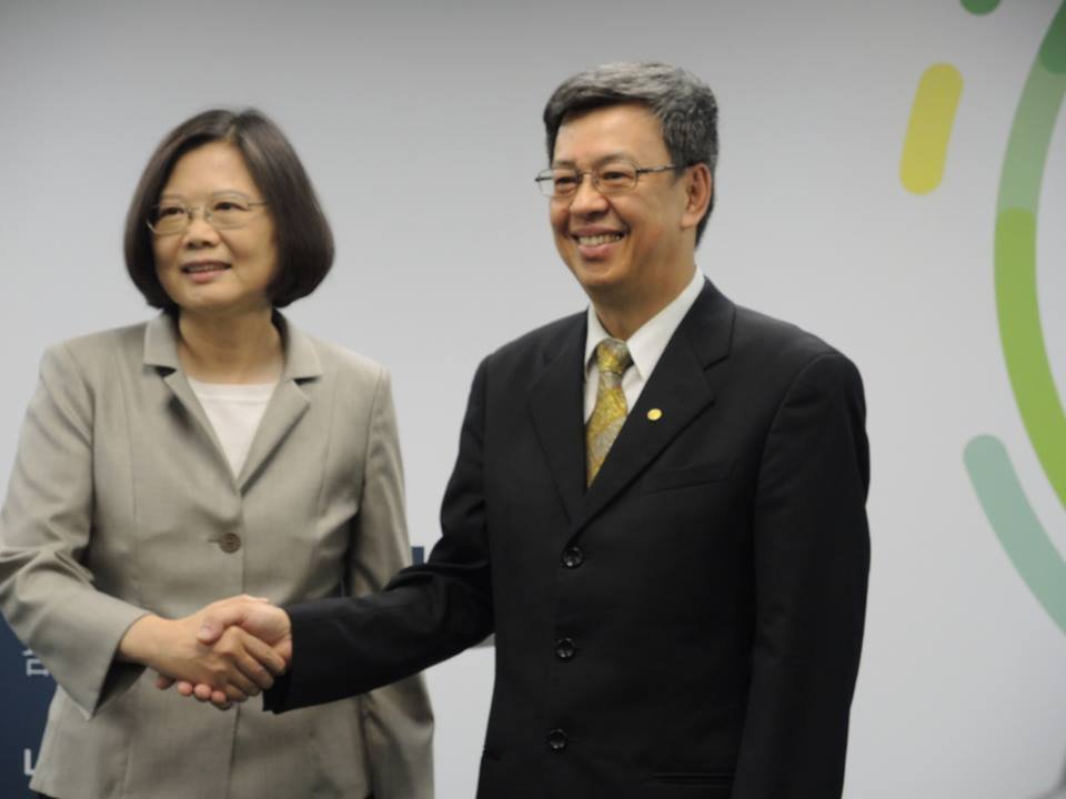 DPP’s Tsai announces leading epidemiologist as her running mate