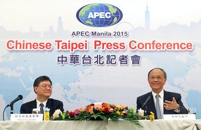 Economic minister speaks to TPP members at APEC