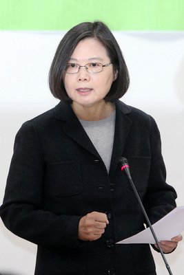 Tsai urges new premier to do a good job in transition period