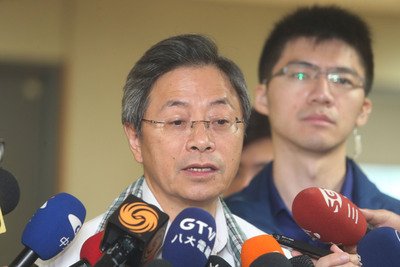 Premier vows to rebuild areas affected by quake