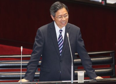 Premier approves of Tsai’s plan for semiconductor industry