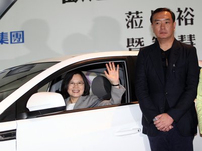 Tsai promises low-carbon economy