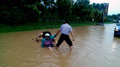 Flooding hits southern Taiwan