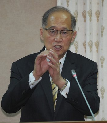 FM to meet Taiwan diplomats on Central America trip