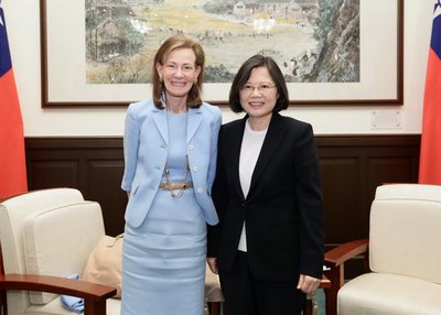 US calls for cross-strait channels of communication to remain open