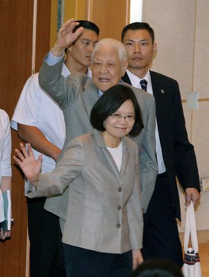 Tsai, Lee look back on 20 years of democracy in Taiwan