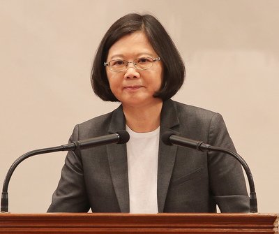 Tsai tells Olympians she’ll push to reform sports associations
