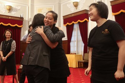 Tsai receives blind a cappella choir at Presidential Office