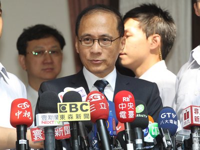 Premier says he will work to revitalize Taiwan’s economy