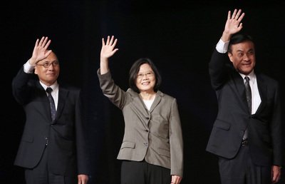 Tsai reiterates call for quick return to cross-strait talks