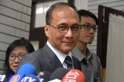 Cross-strait ties shouldn’t have political framework: Premier