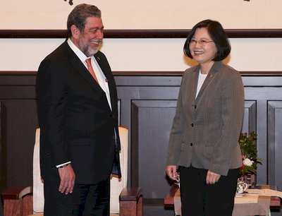 Tsai thanks St Vincent PM Gonsalves for longstanding support